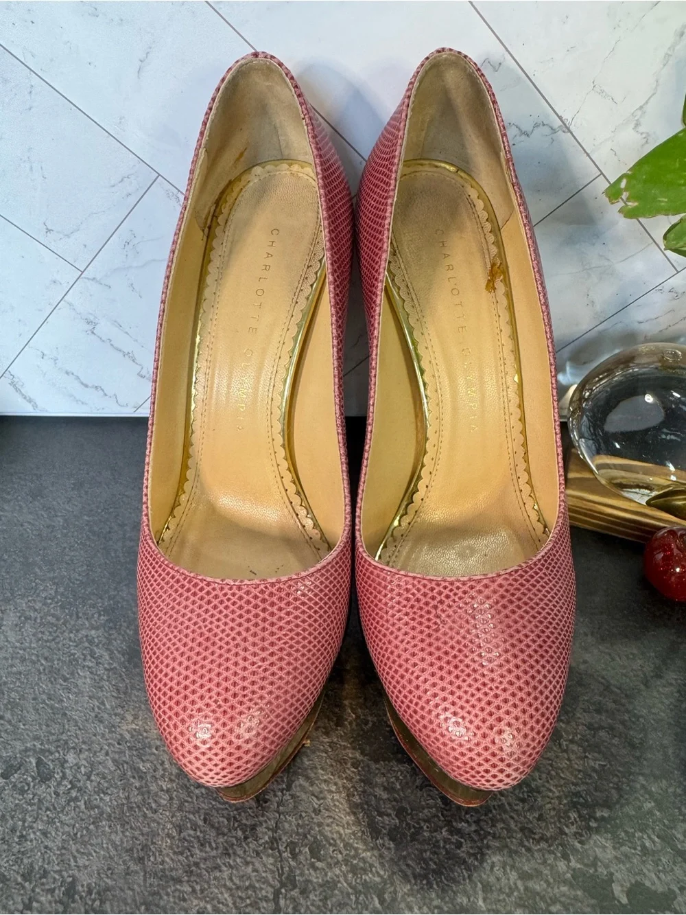 Charlotte Olympia Pink Dolly Lizard-Textured Platform Pumps Heels, Size 36.5